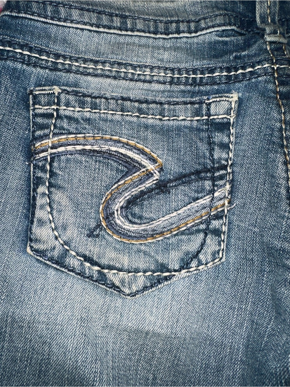 Silver Jeans Women's Faded Blue Denim Bermuda Shorts with Frayed Hem - Picture 10 of 11